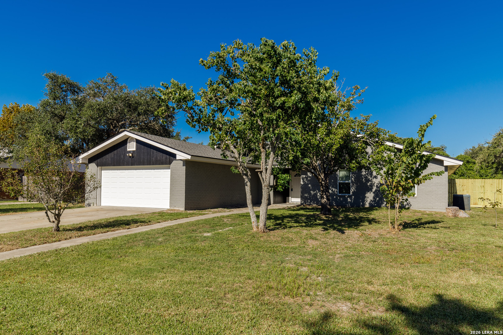 110 Wehring Ln, Aransas Pass, TX 78336