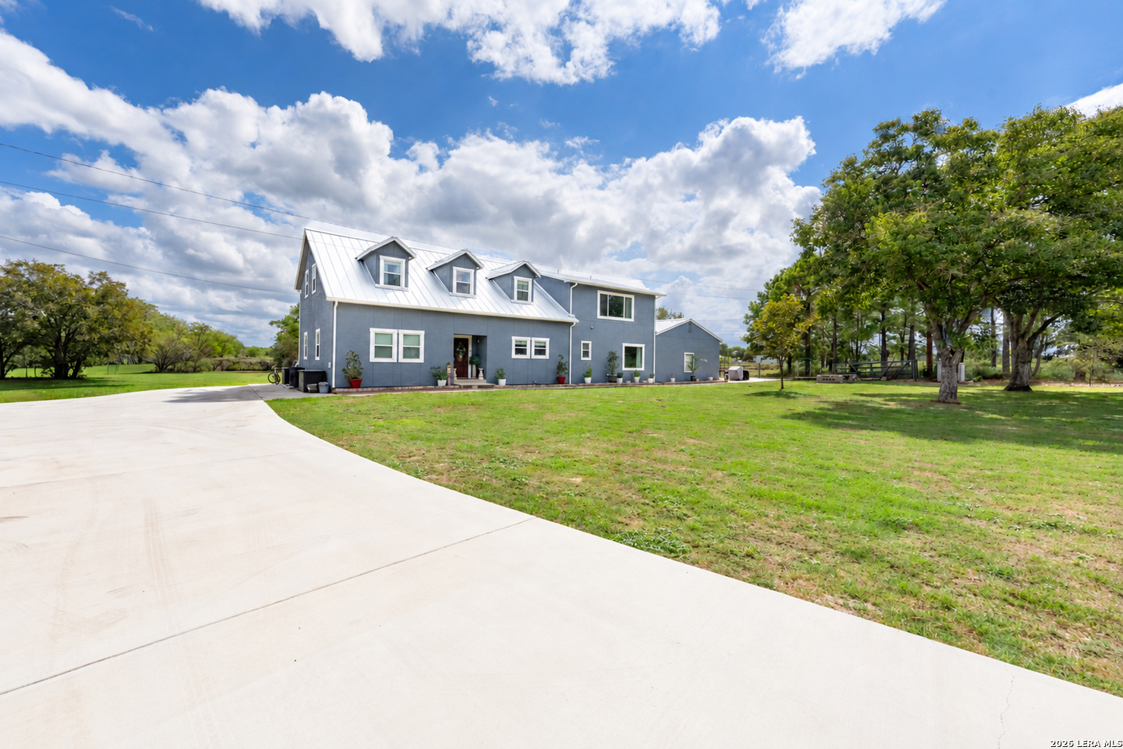 9658 S Foster Rd, San Antonio, TX 78222