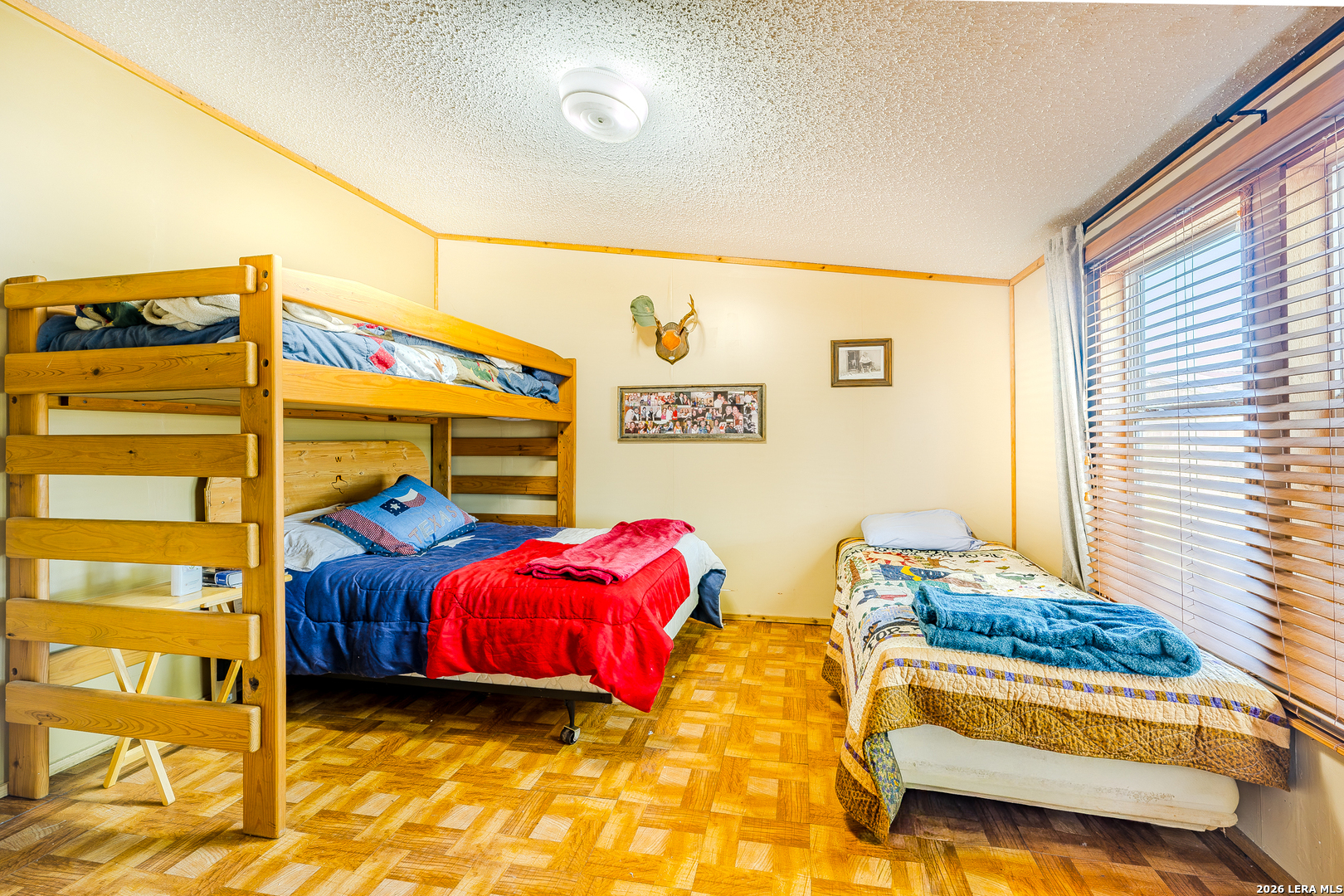 913 GREENWOOD VALLEY RANCH RD, Rocksprings, TX 78880