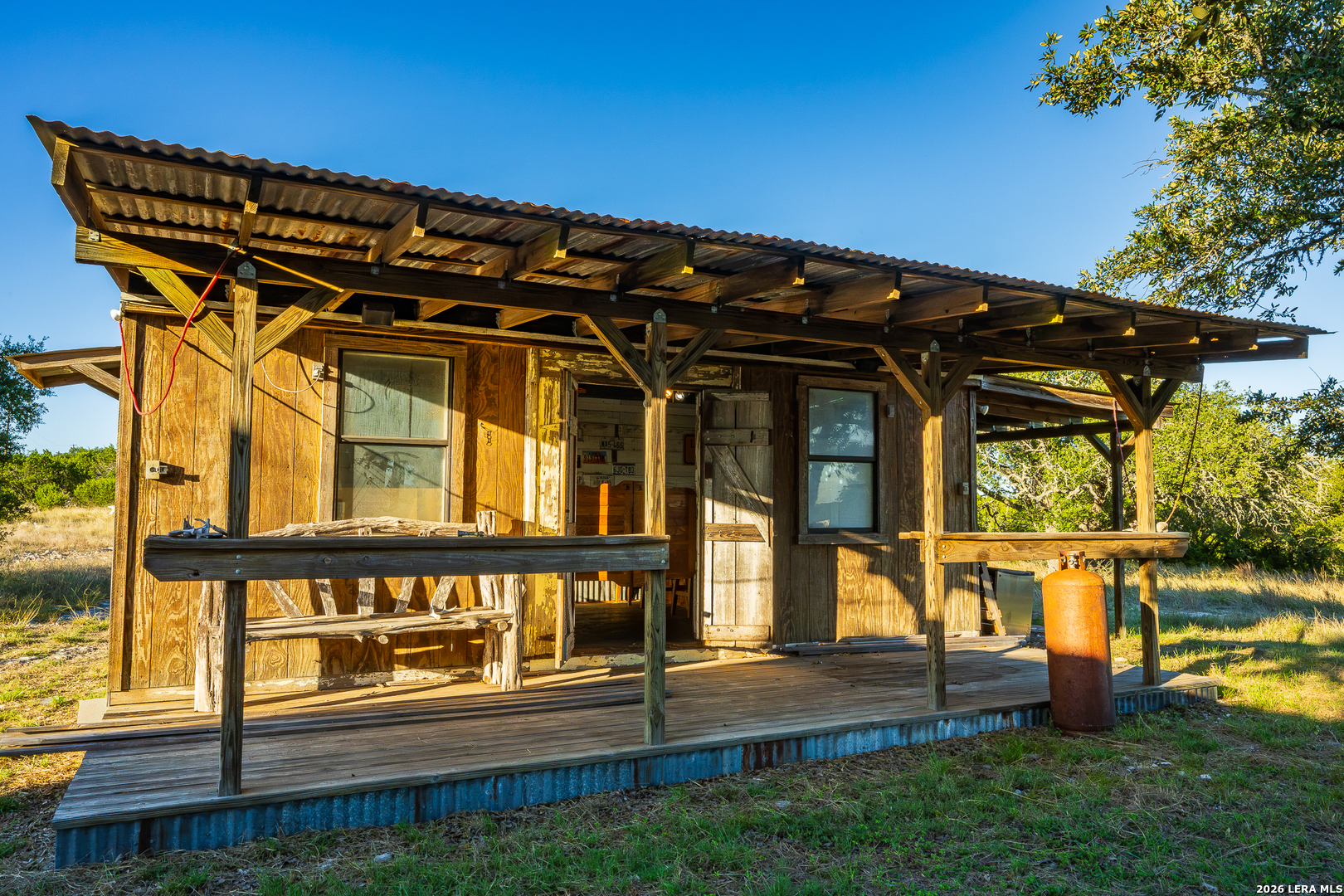 913 GREENWOOD VALLEY RANCH RD, Rocksprings, TX 78880