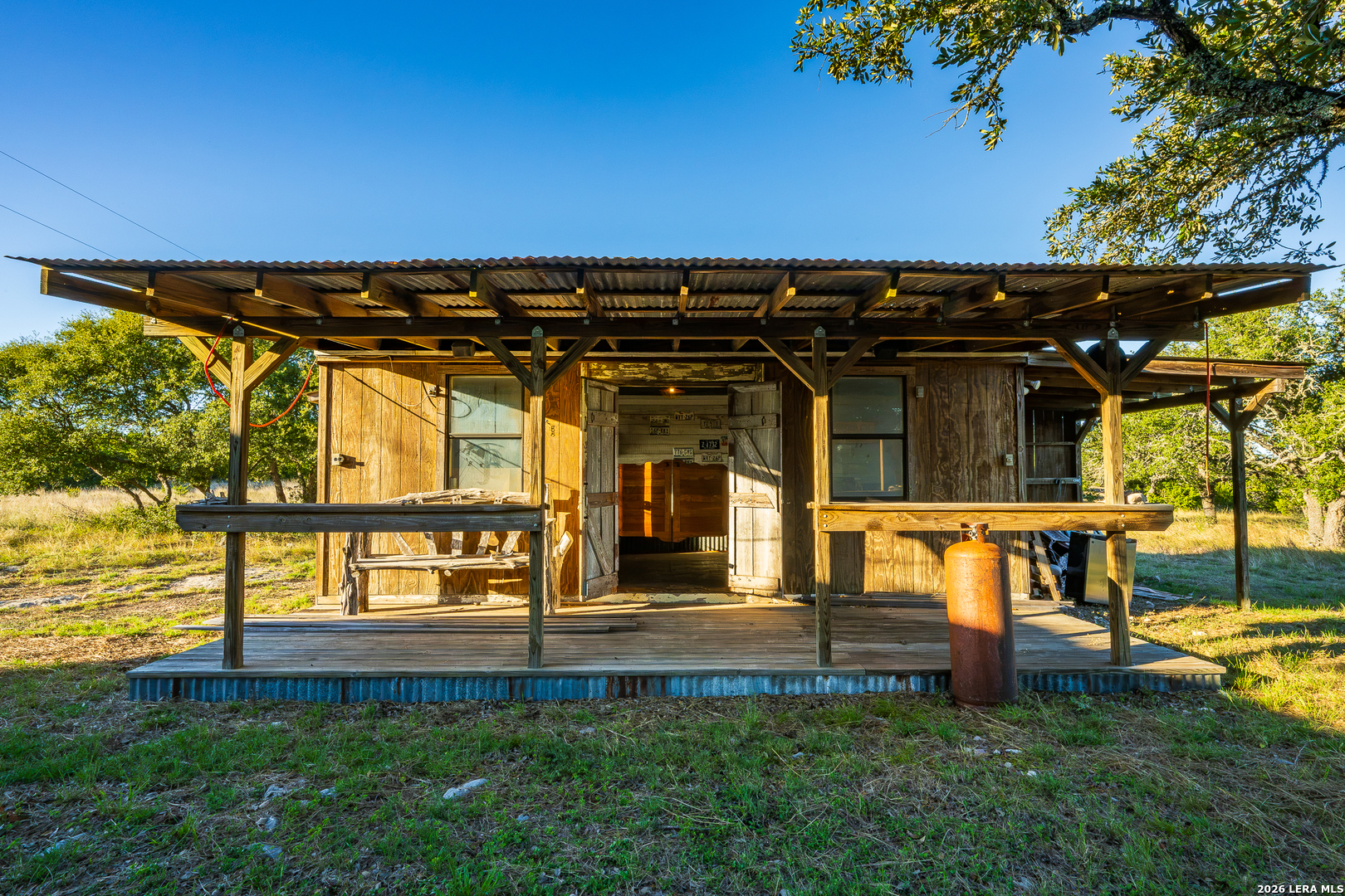 913 GREENWOOD VALLEY RANCH RD, Rocksprings, TX 78880