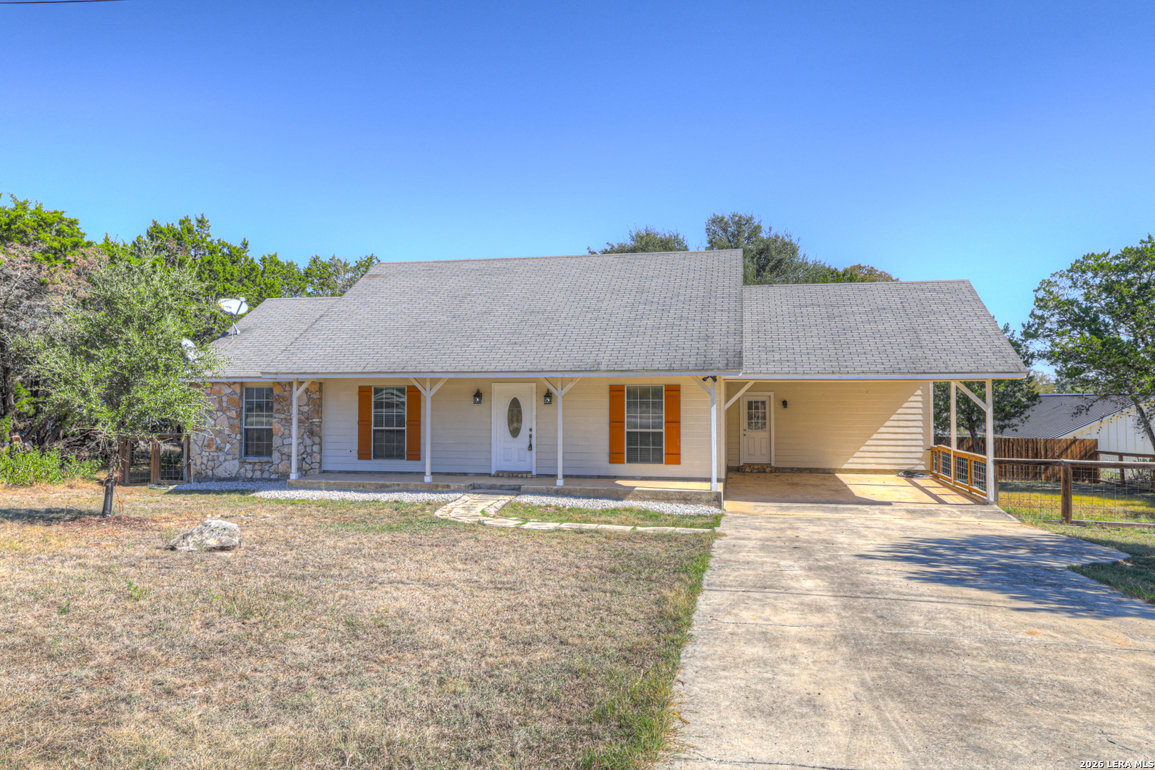 1140 BLUERIDGE DR, Canyon Lake, TX 78133