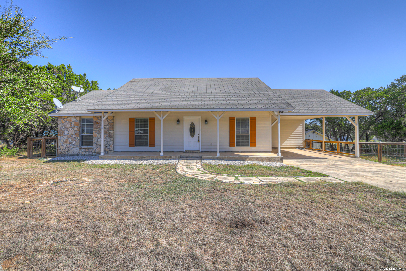 1140 BLUERIDGE DR, Canyon Lake, TX 78133