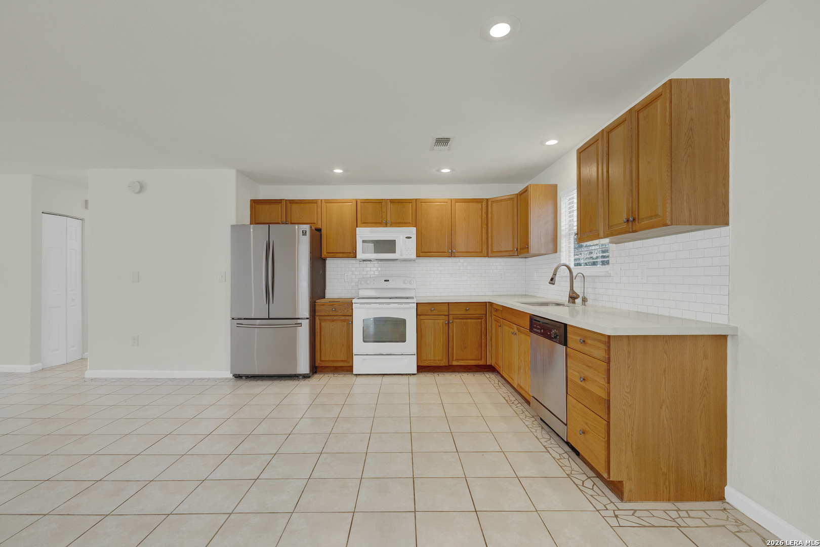 1140 BLUERIDGE DR, Canyon Lake, TX 78133