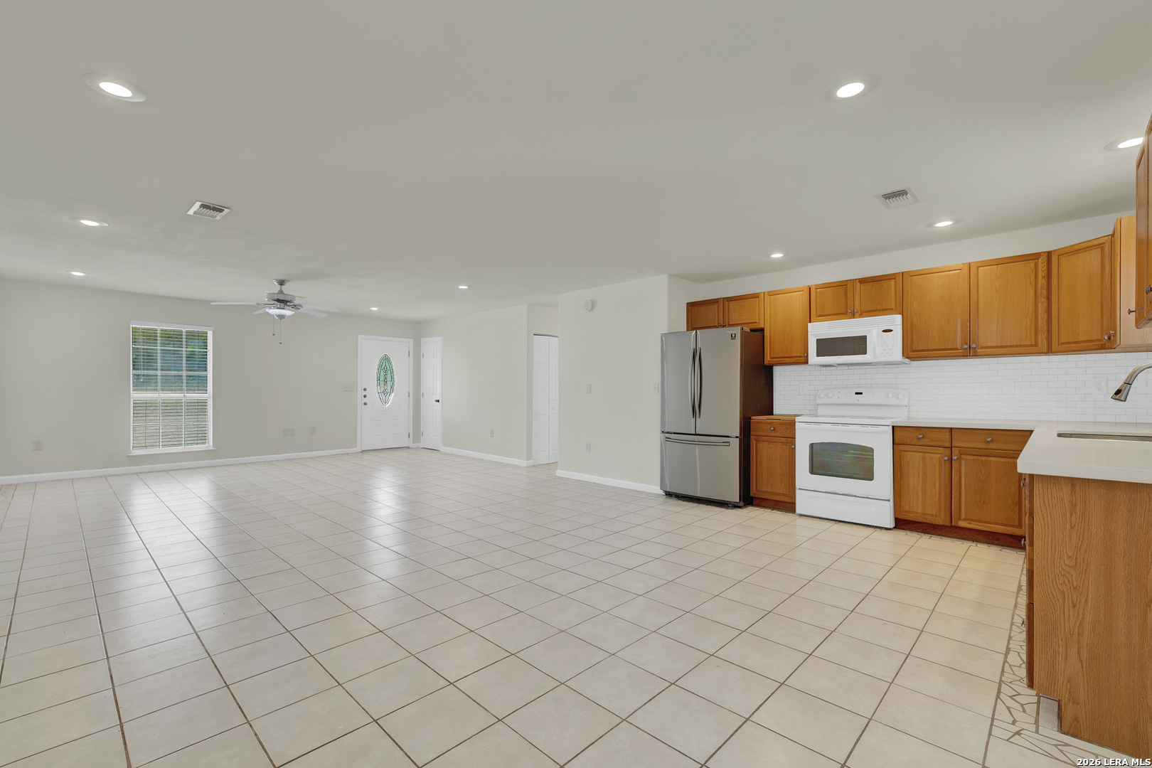 1140 BLUERIDGE DR, Canyon Lake, TX 78133