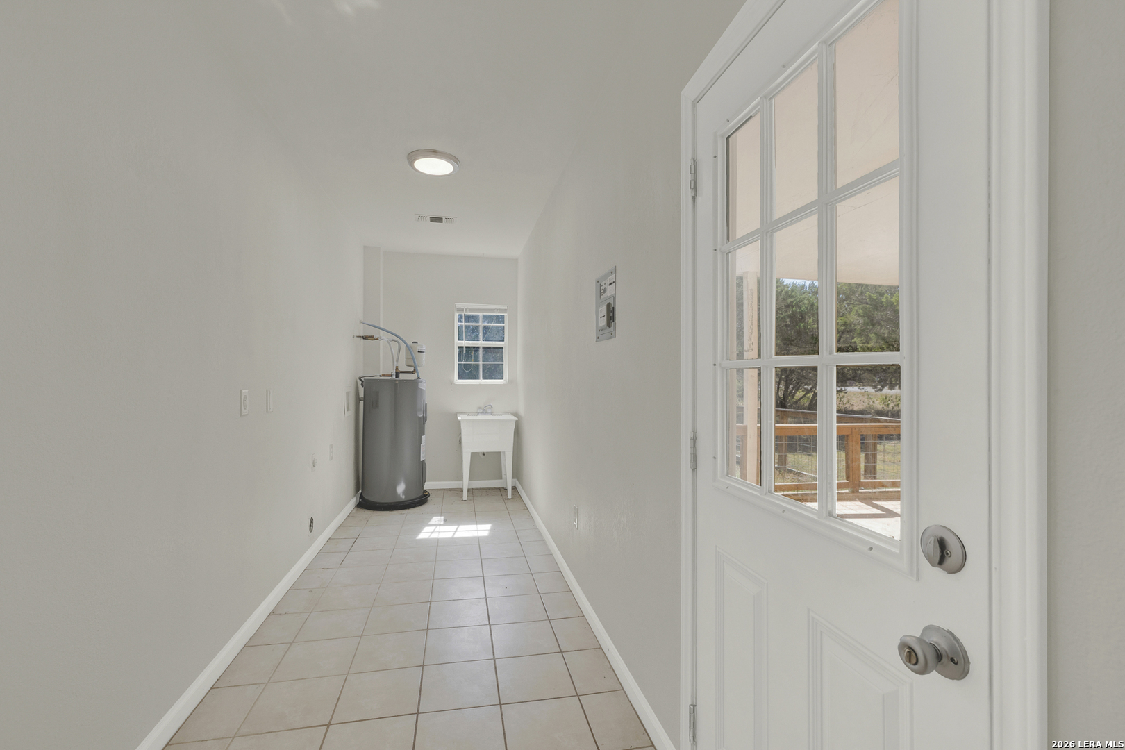 1140 BLUERIDGE DR, Canyon Lake, TX 78133
