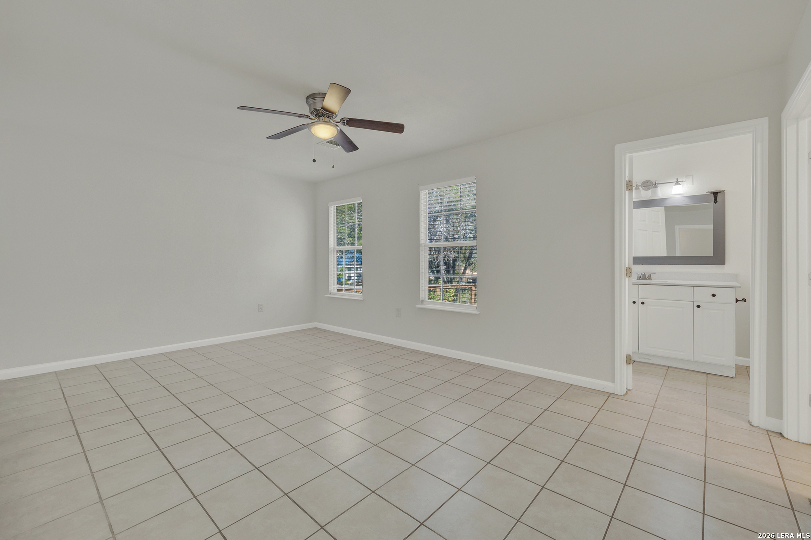 1140 BLUERIDGE DR, Canyon Lake, TX 78133