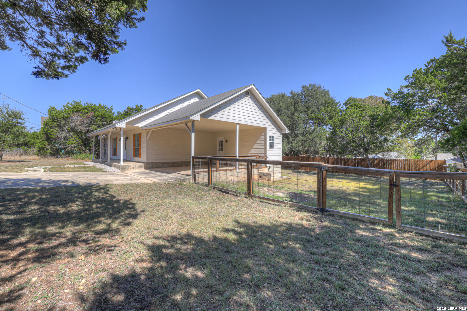 1140 BLUERIDGE DR, Canyon Lake, TX 78133