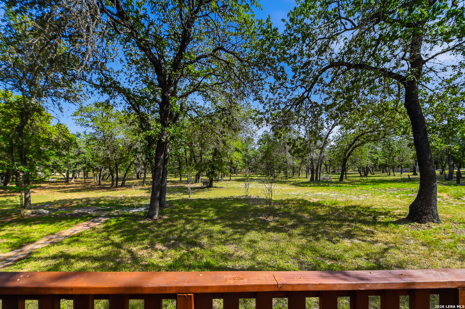 241 OAK HOLLOW DR, La Vernia, TX 78121