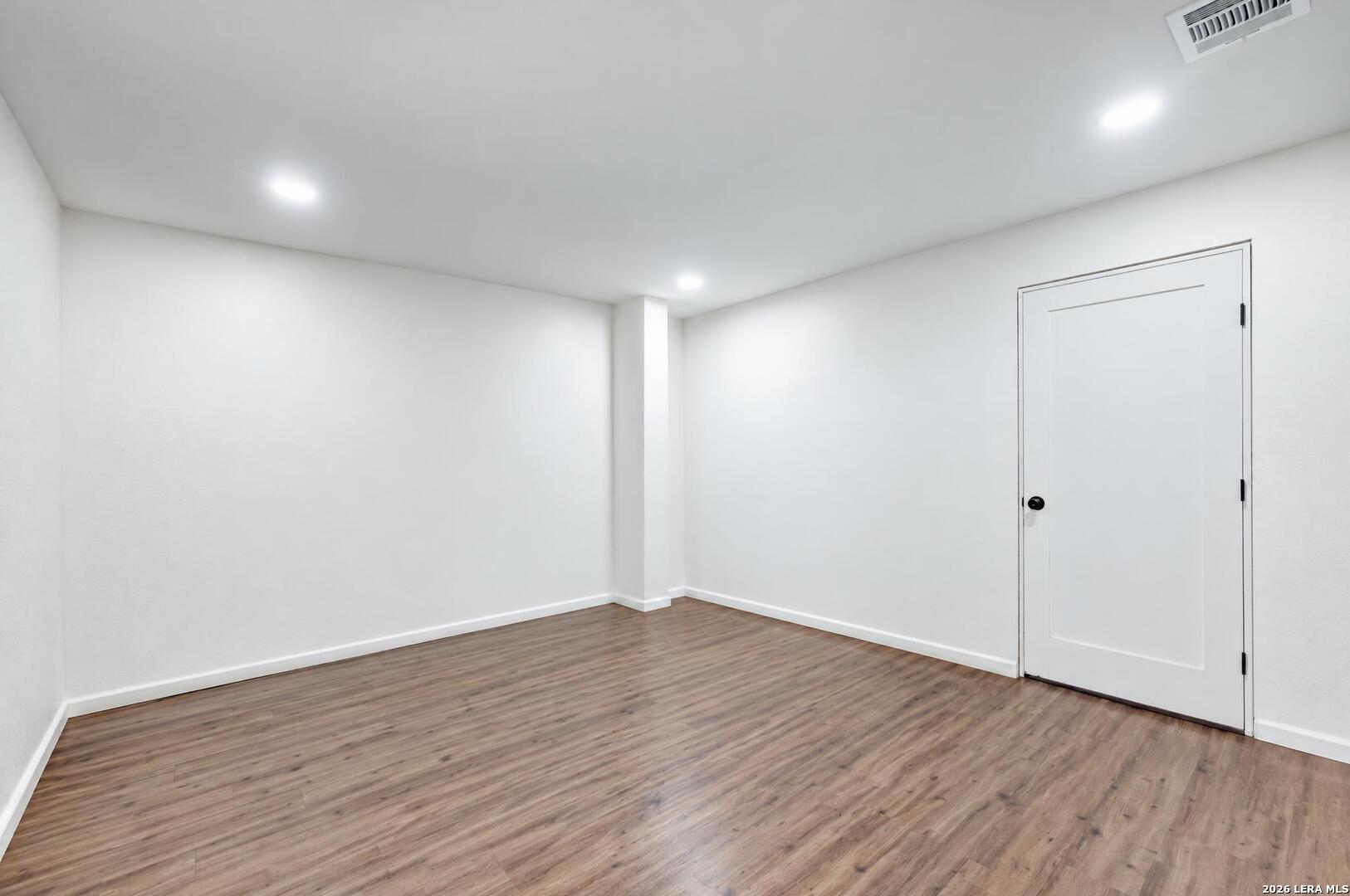 1403 MEADOW GLN, Adkins, TX 78101