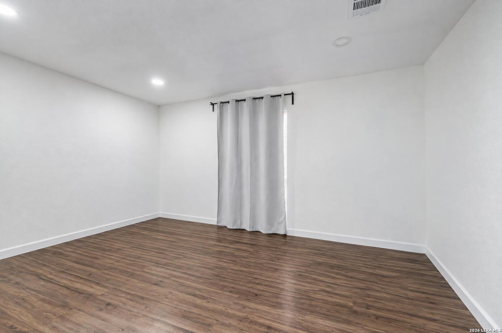 1403 MEADOW GLN, Adkins, TX 78101