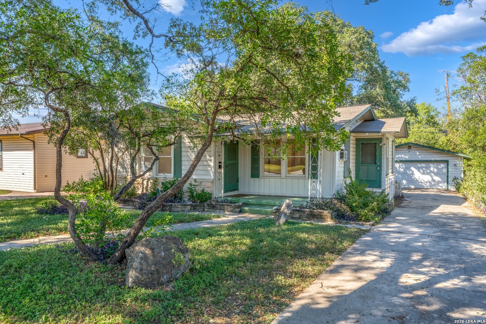 Property photo for 165 W MANDALAY DR, San Antonio, TX