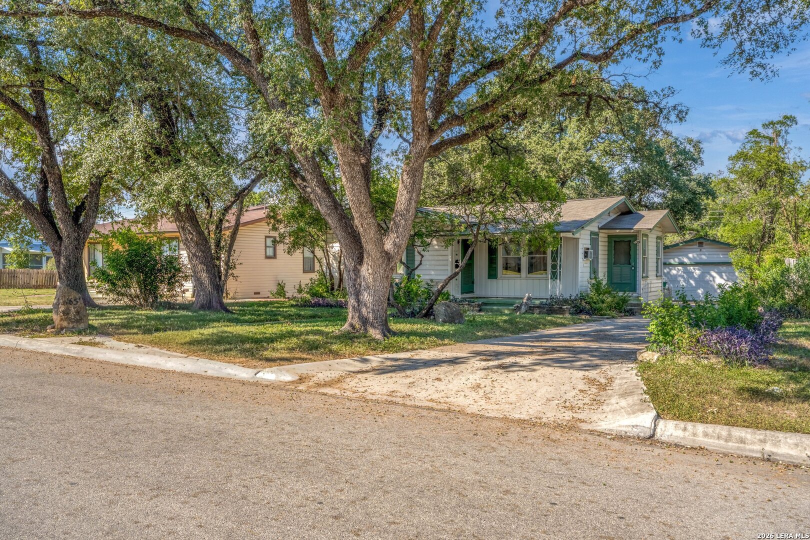 165 W MANDALAY DR, San Antonio, TX 78212