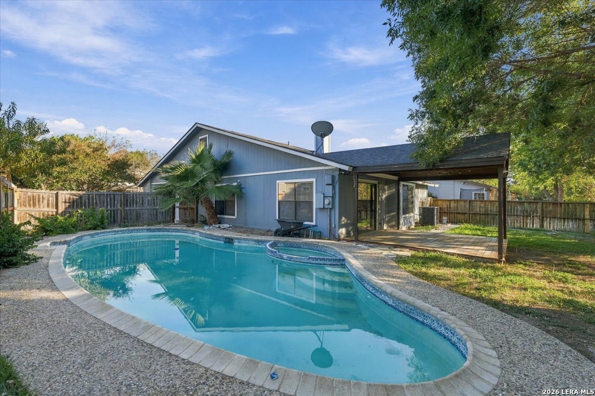 10315 COUNTRY BLF, San Antonio, TX 78240