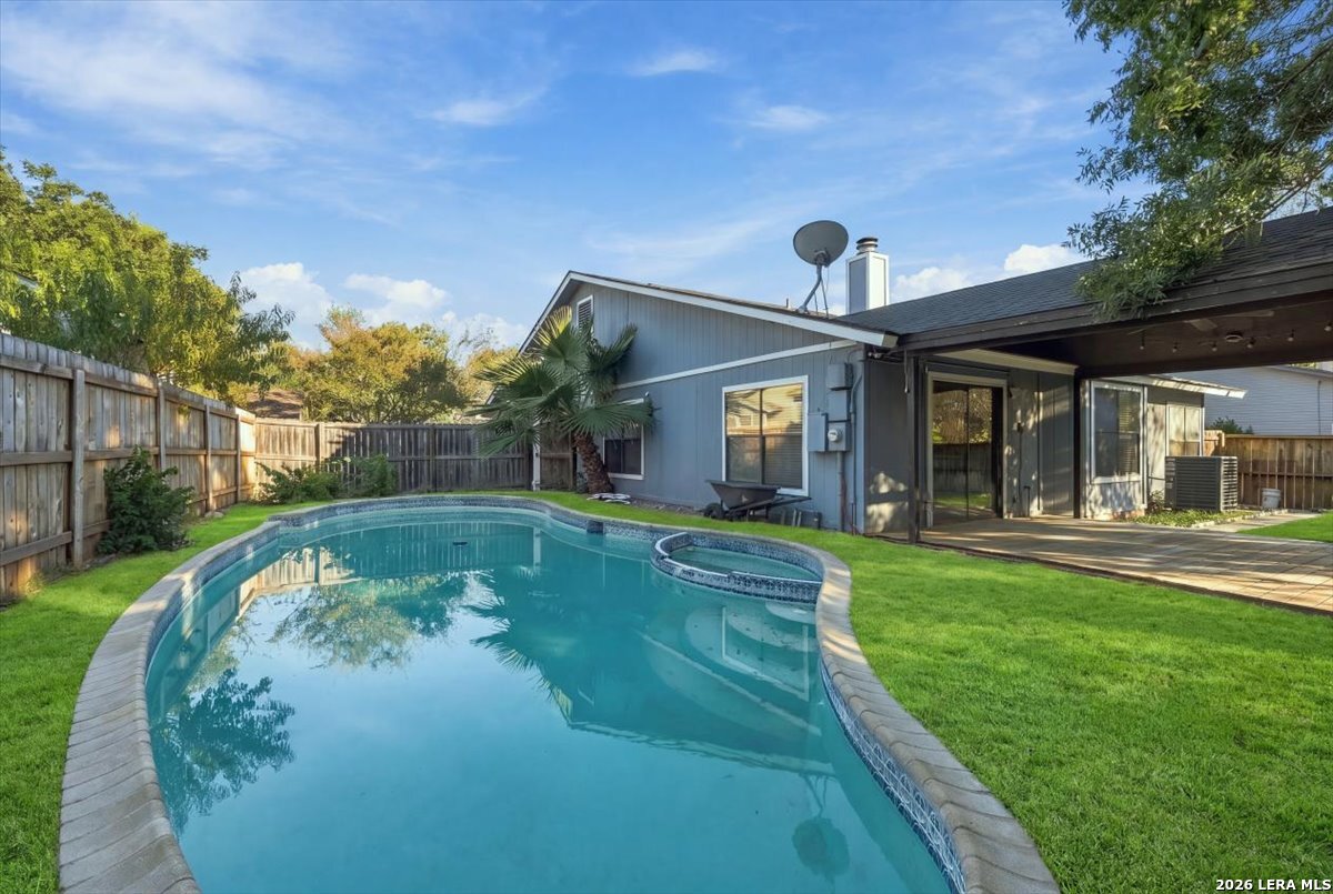 10315 COUNTRY BLF, San Antonio, TX 78240