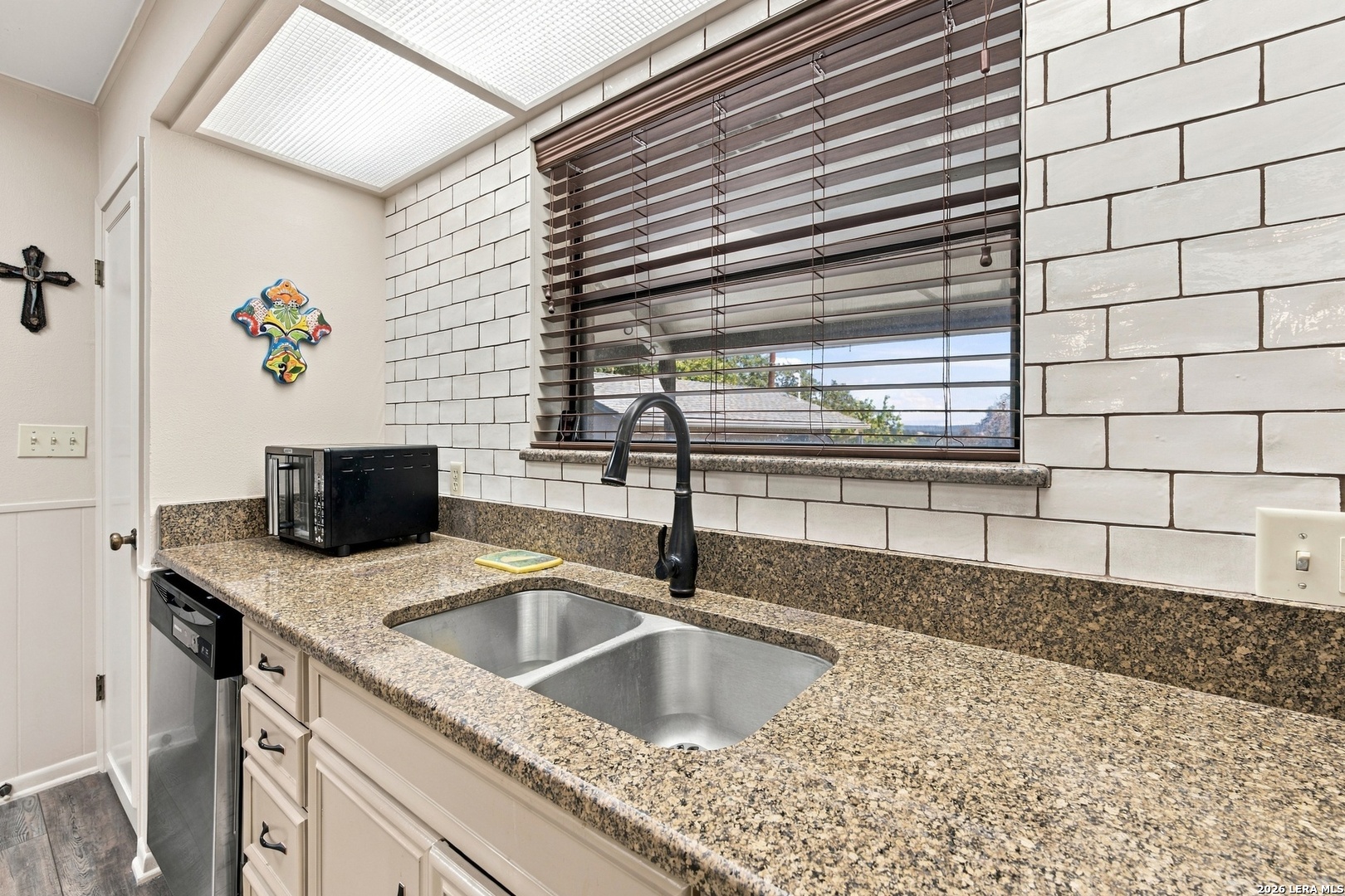 114 CREEKVIEW DR, Canyon Lake, TX 78133