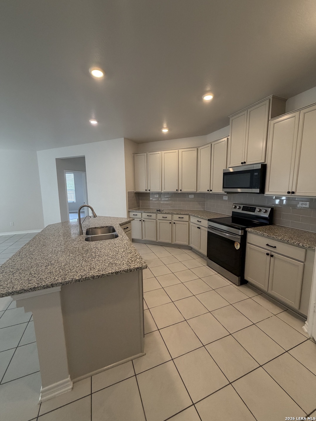 3359 OLD ALMONTE DR, San Antonio, TX 78224