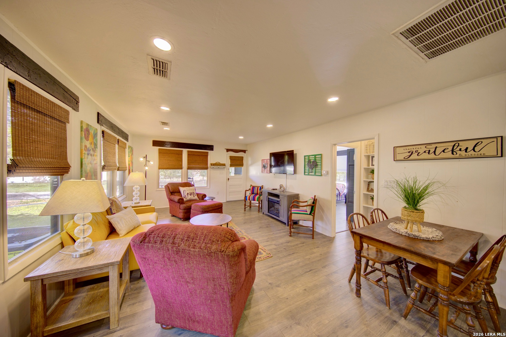 127 N PARK ST, Harper, TX 78631