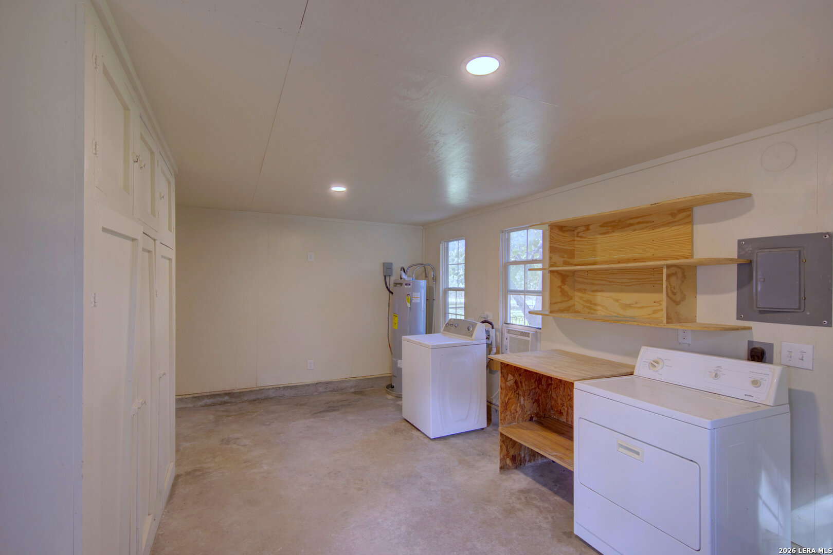 127 N PARK ST, Harper, TX 78631