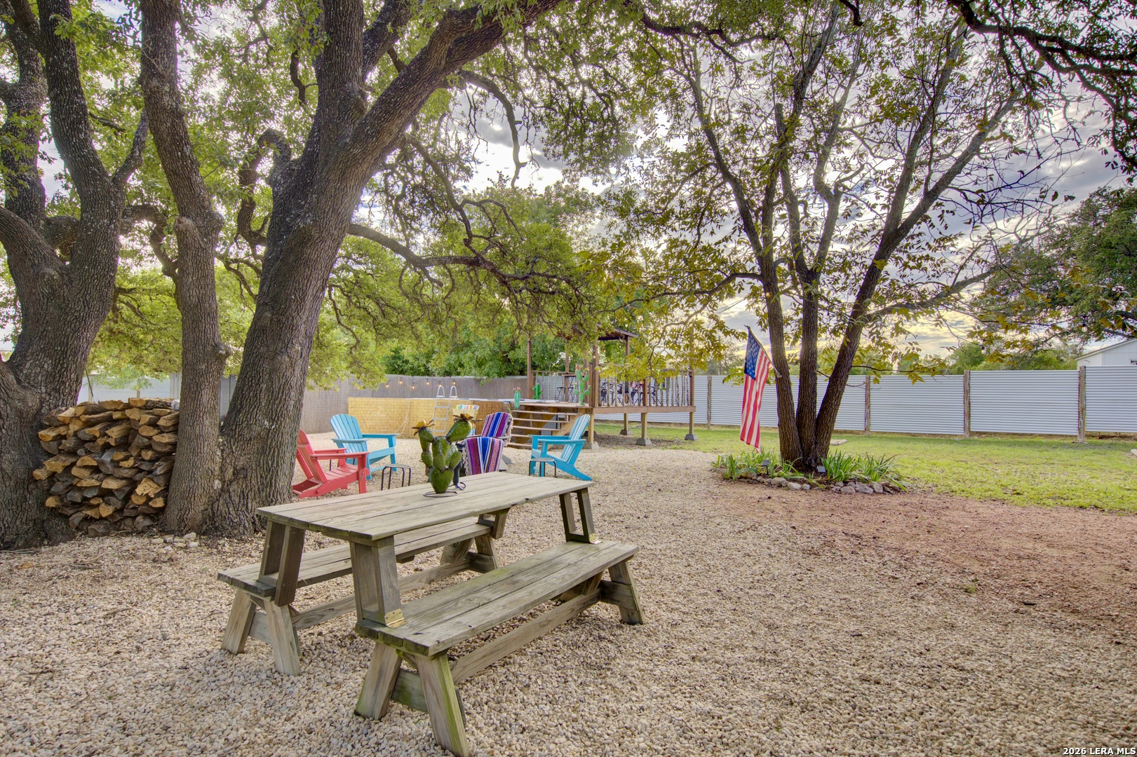 127 N PARK ST, Harper, TX 78631