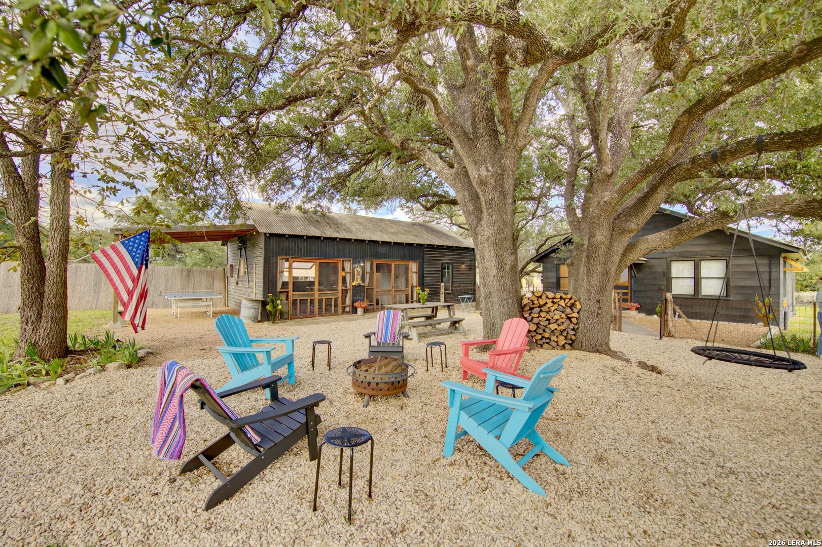 127 N PARK ST, Harper, TX 78631