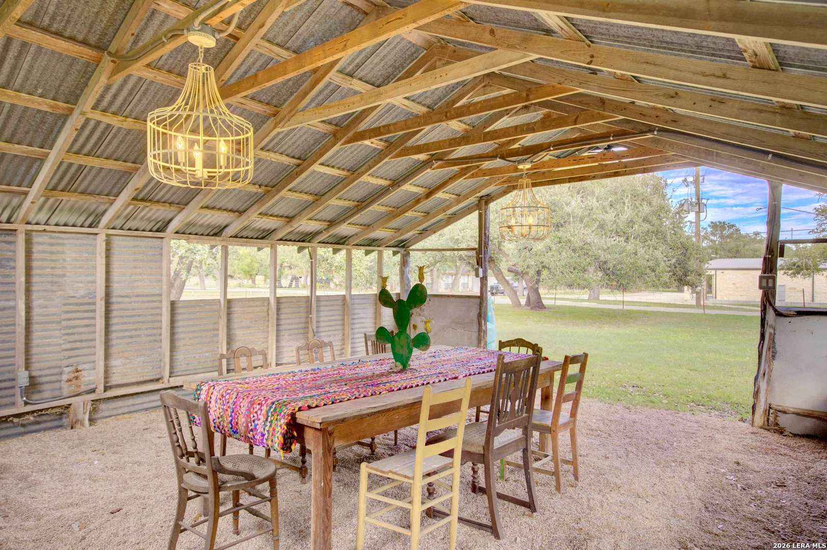 127 N PARK ST, Harper, TX 78631