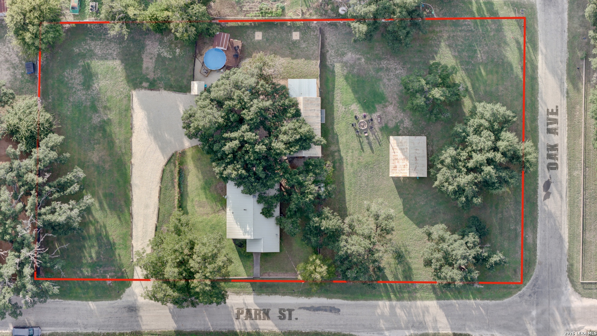 127 N PARK ST, Harper, TX 78631