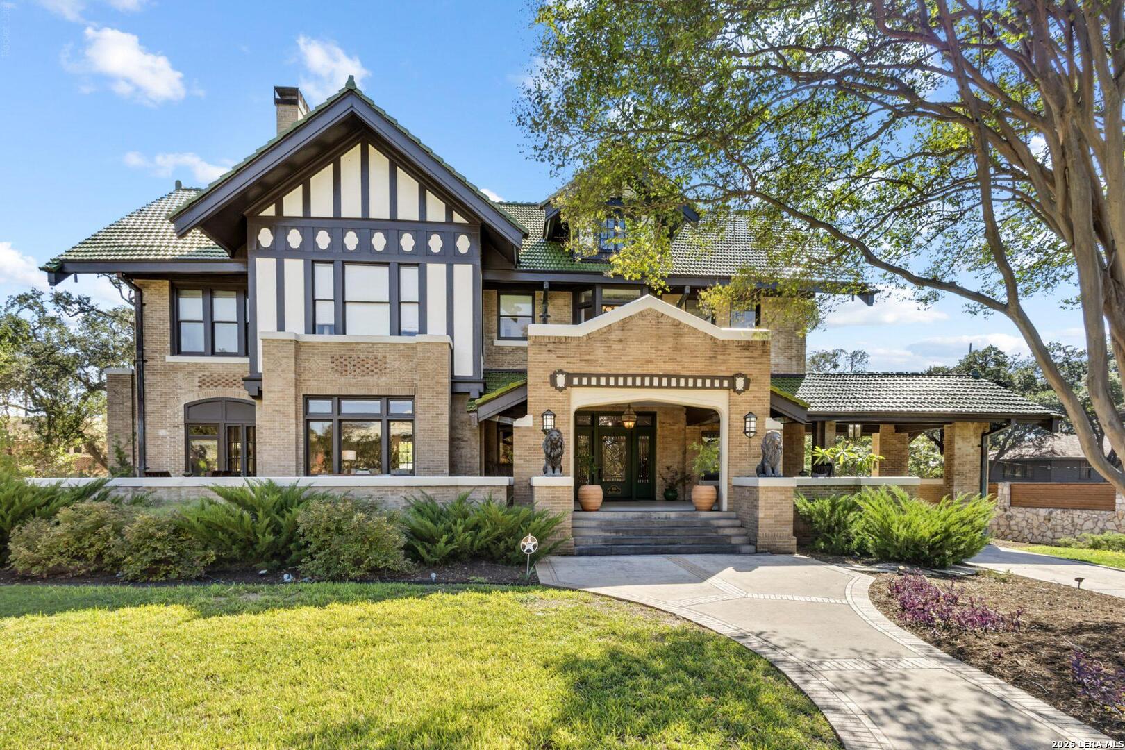 Property photo for 108 W Kings Hwy, San Antonio, TX