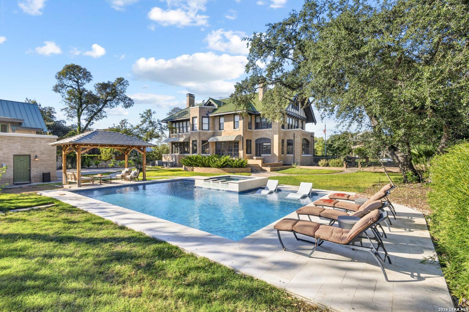 108 W Kings Hwy, San Antonio, TX 78212