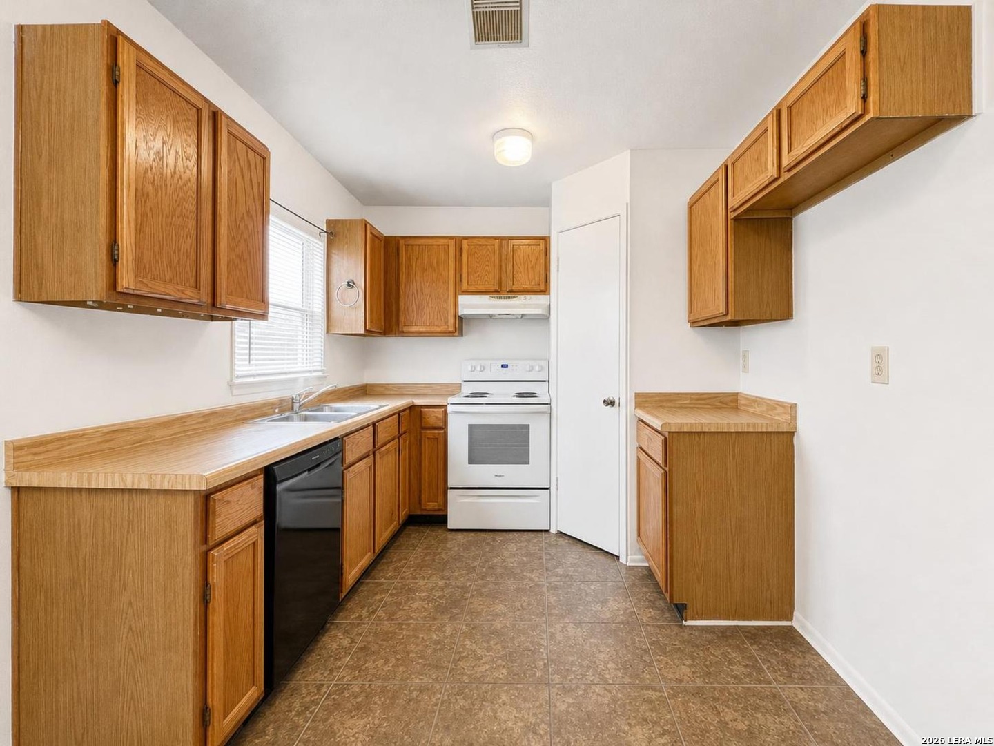 2427 FIELD WOOD, San Antonio, TX 78251