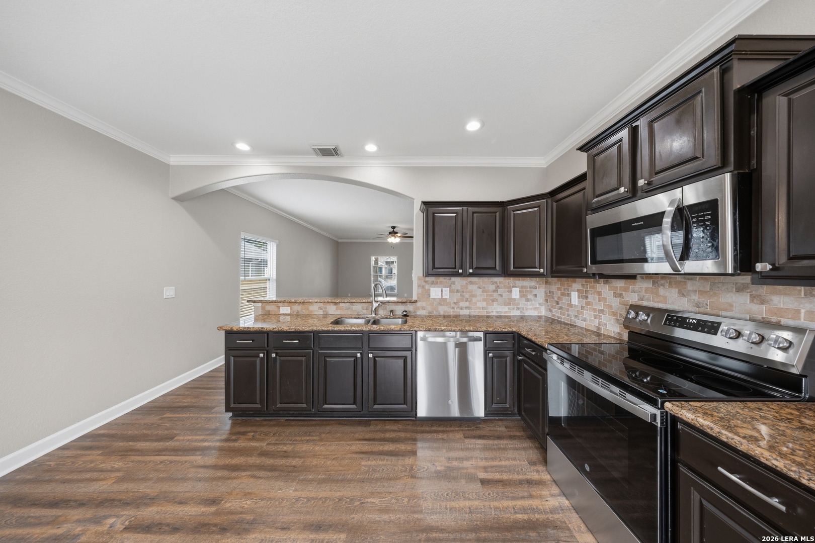 3920 WENSLEDALE DR, Schertz, TX 78108