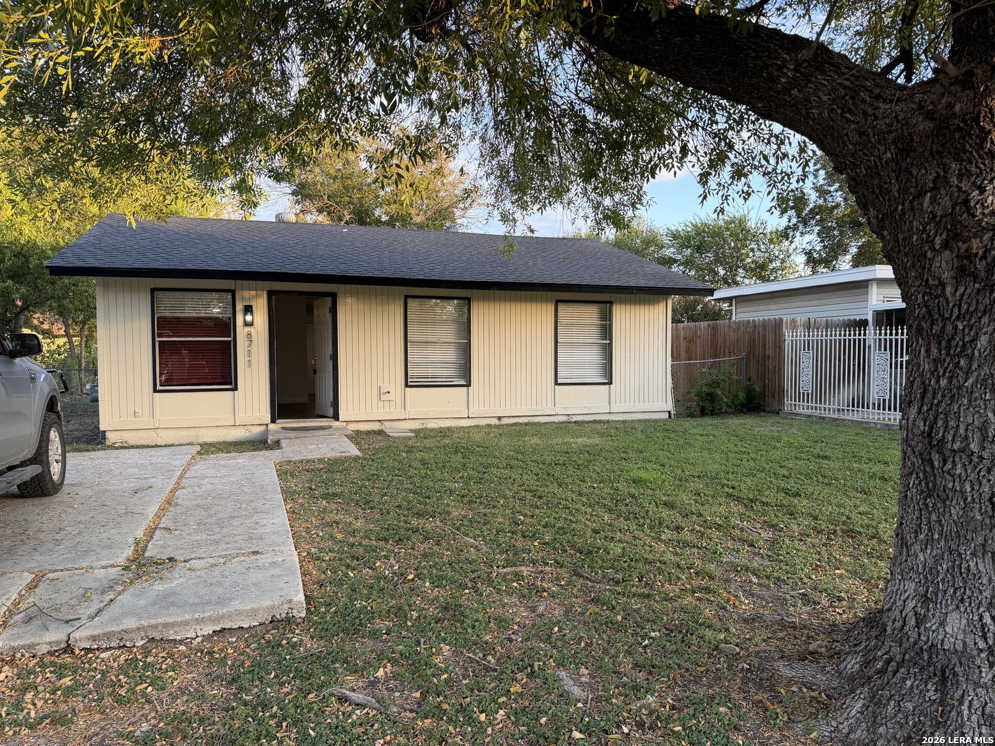 8711 EASY VALLEY ST, San Antonio, TX 78227