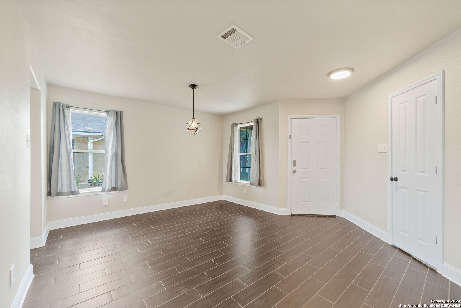 5006 FOUNTAIN HL, San Antonio, TX 78244
