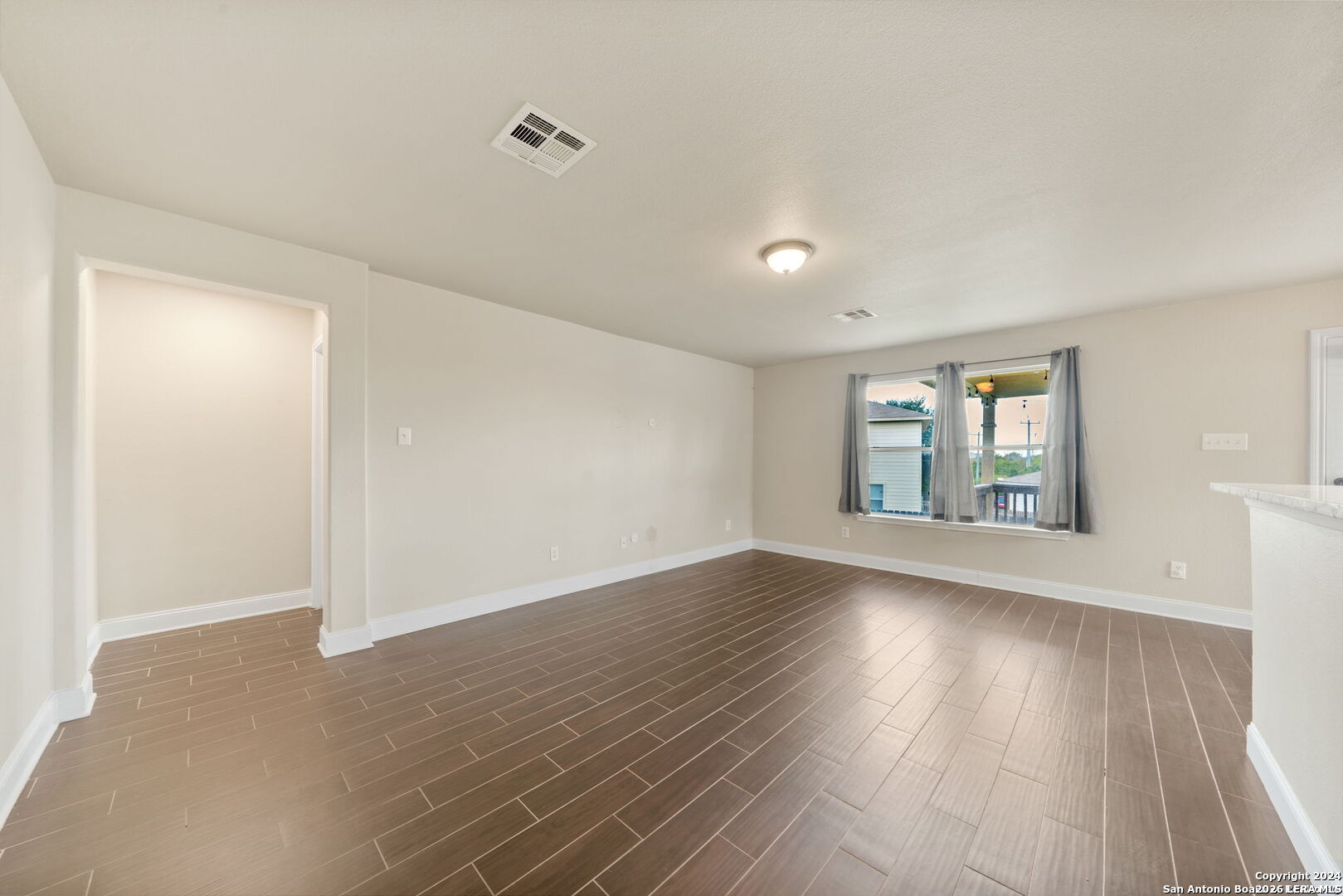 5006 FOUNTAIN HL, San Antonio, TX 78244