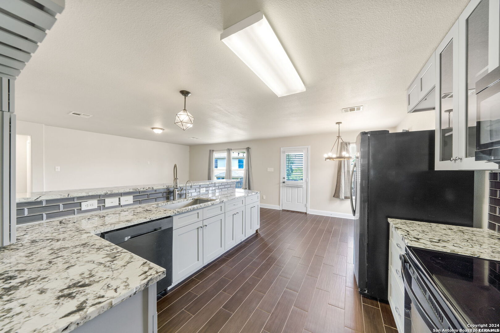 5006 FOUNTAIN HL, San Antonio, TX 78244