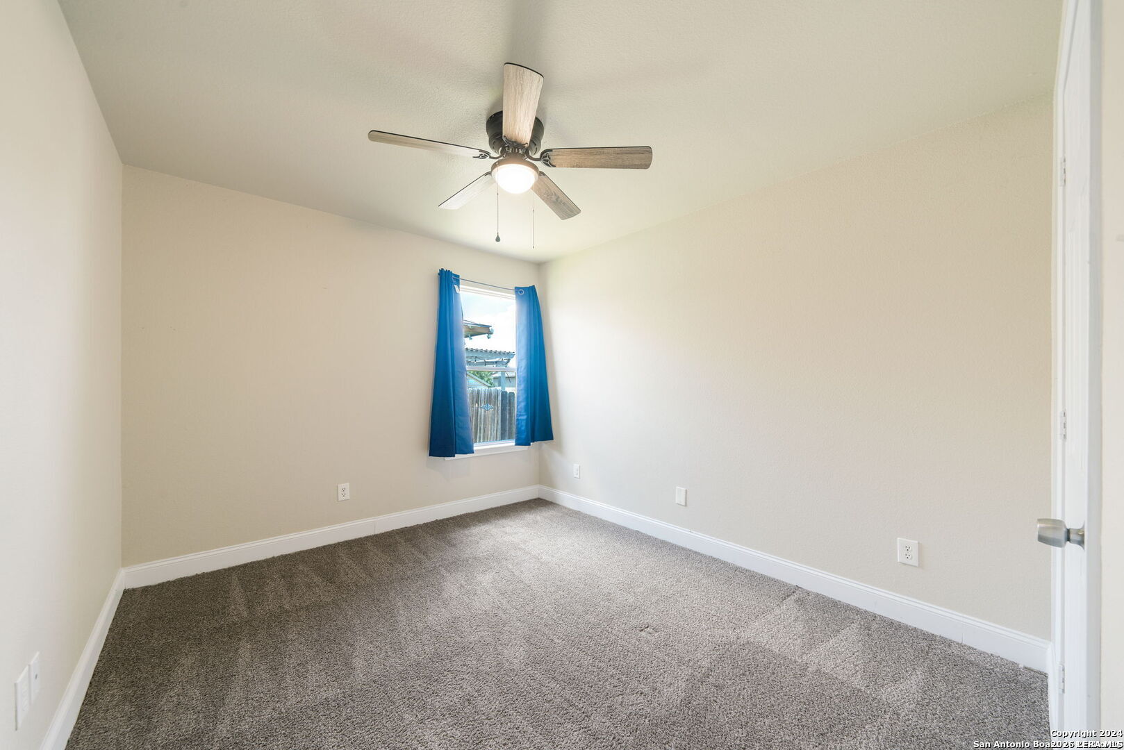 5006 FOUNTAIN HL, San Antonio, TX 78244