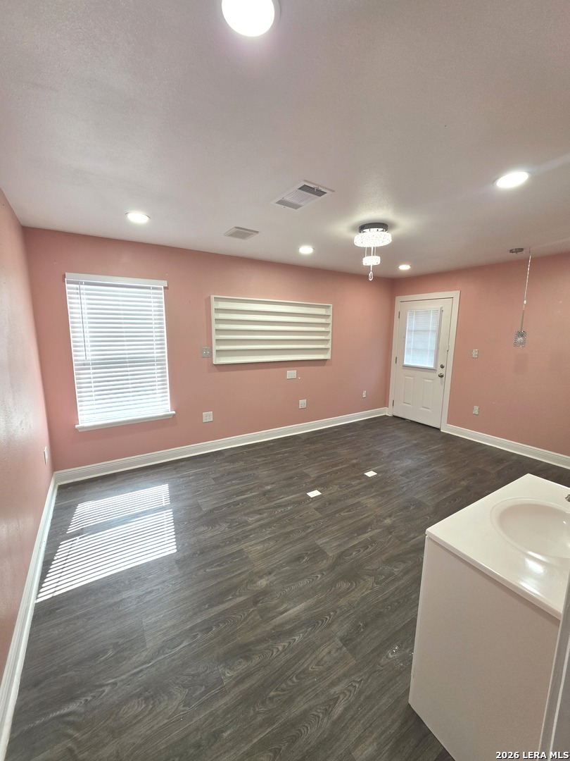 302 RIVERDALE DR, San Antonio, TX 78228