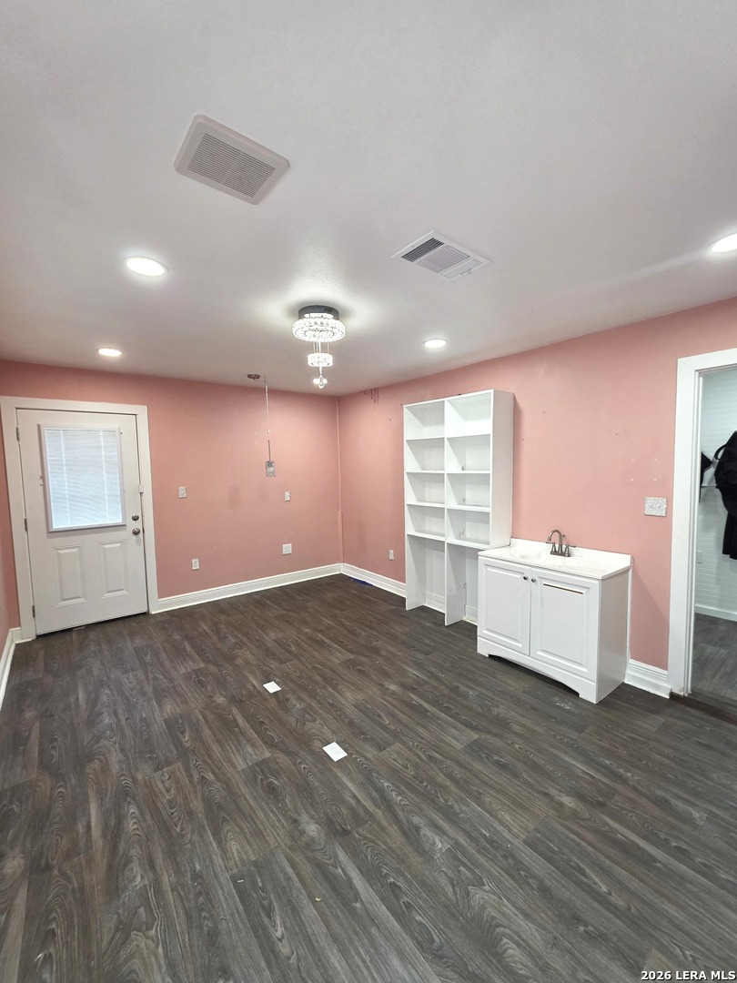 302 RIVERDALE DR, San Antonio, TX 78228