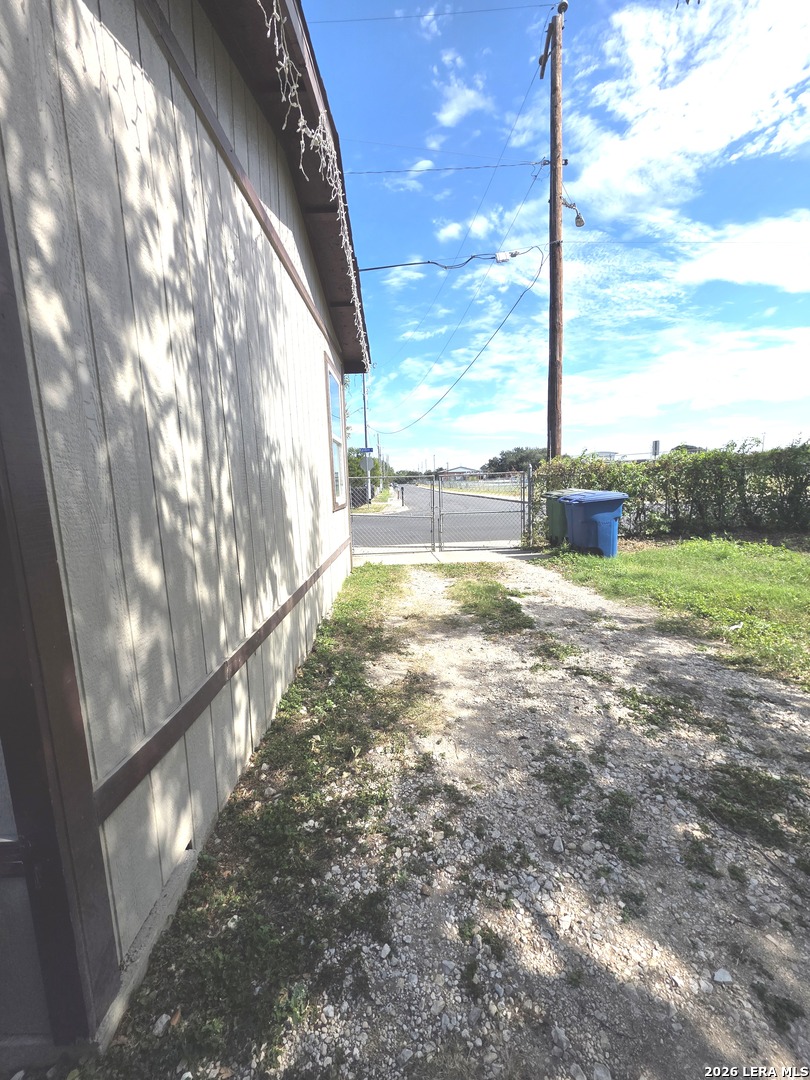 302 RIVERDALE DR, San Antonio, TX 78228