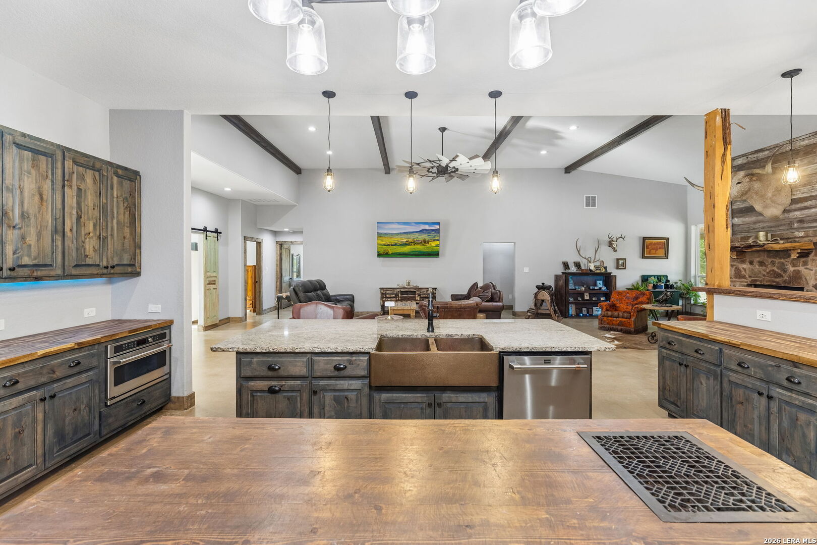 105 Dillard Lane, Bergheim, TX 78004