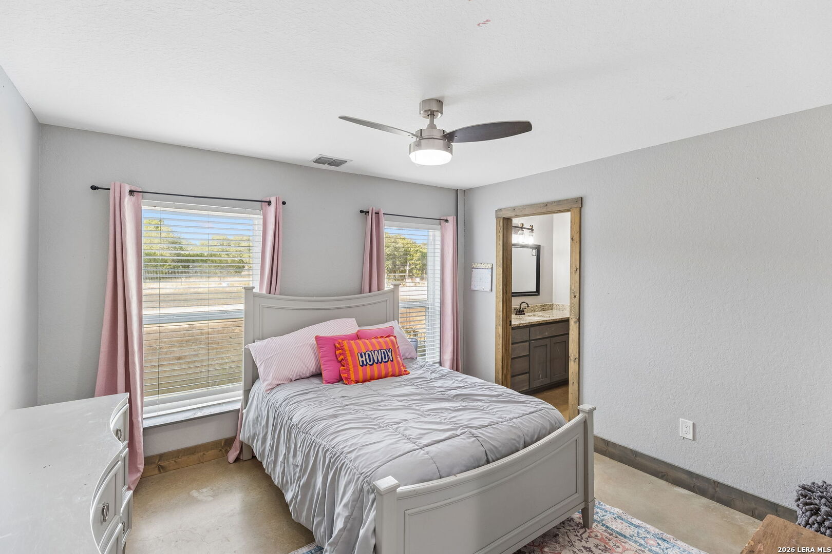 105 Dillard Lane, Bergheim, TX 78004