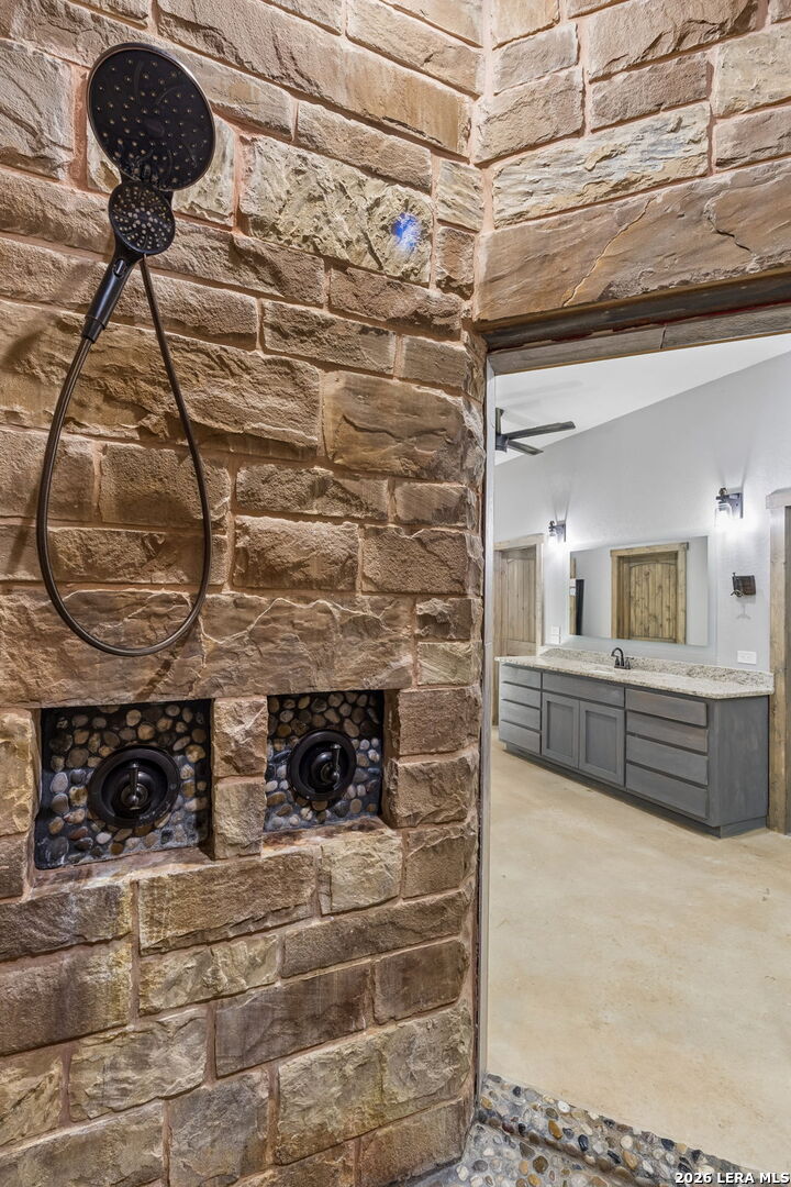 105 Dillard Lane, Bergheim, TX 78004