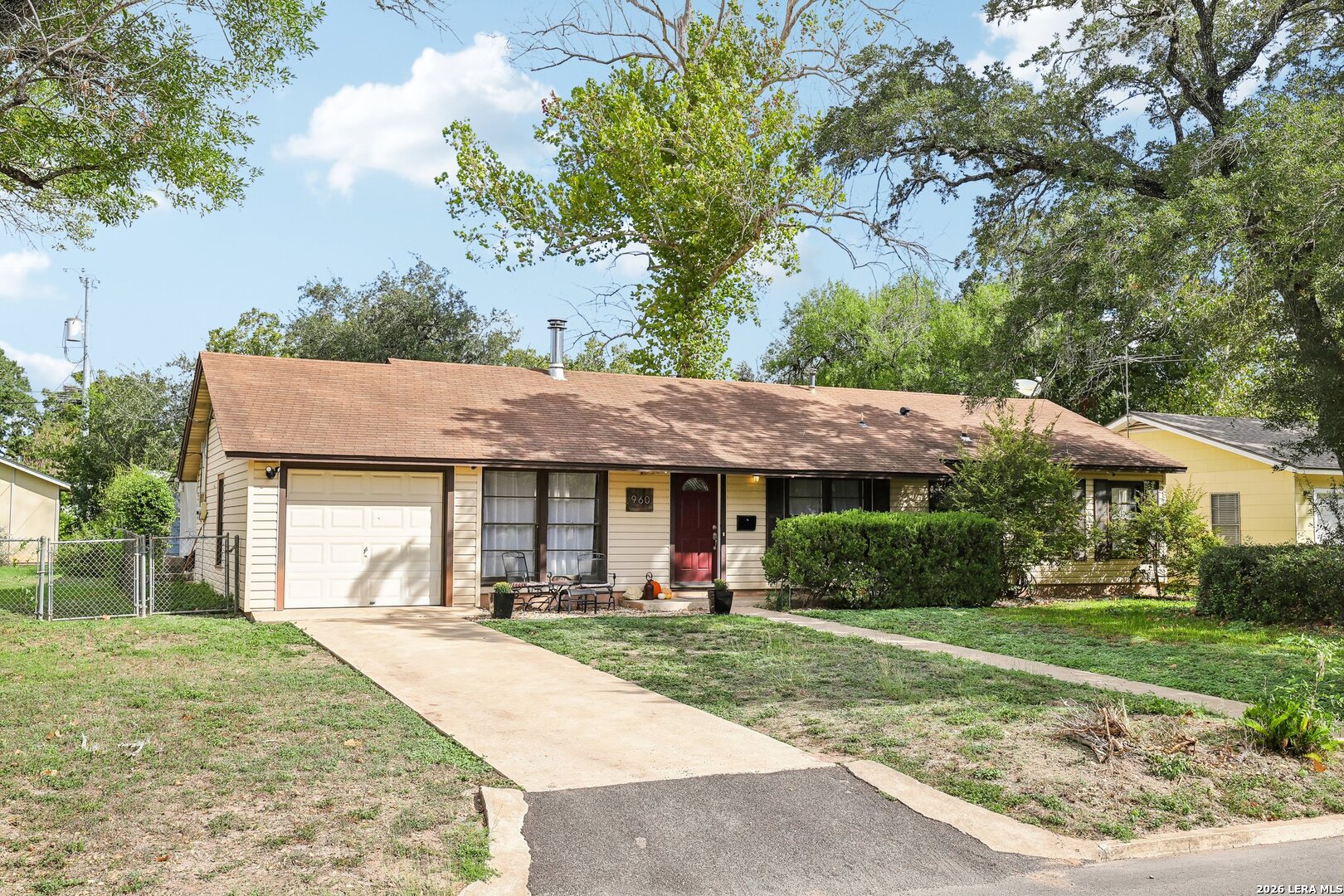 Property photo for 960 SOWELL ST, Seguin, TX