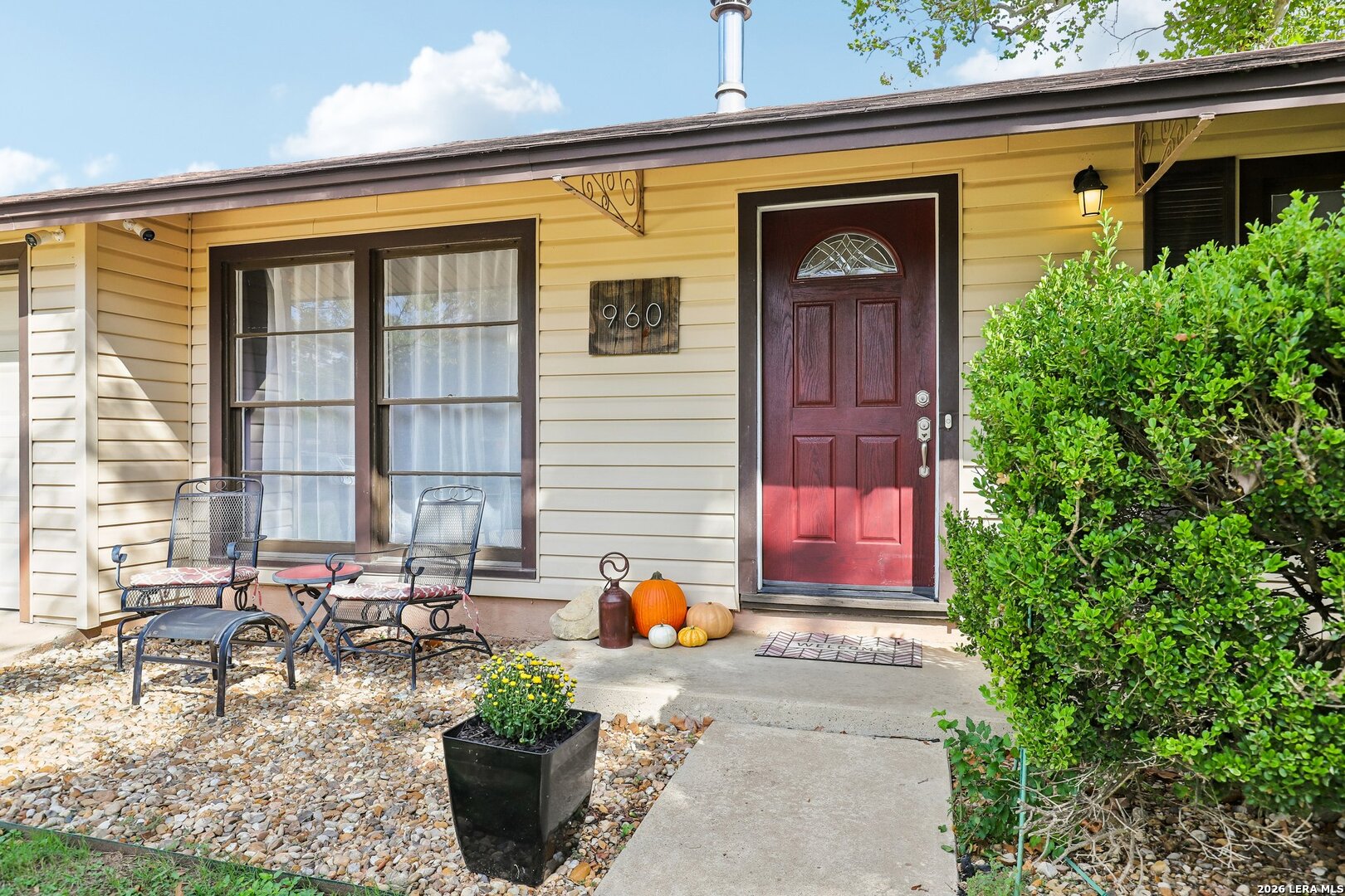 960 SOWELL ST, Seguin, TX 78155