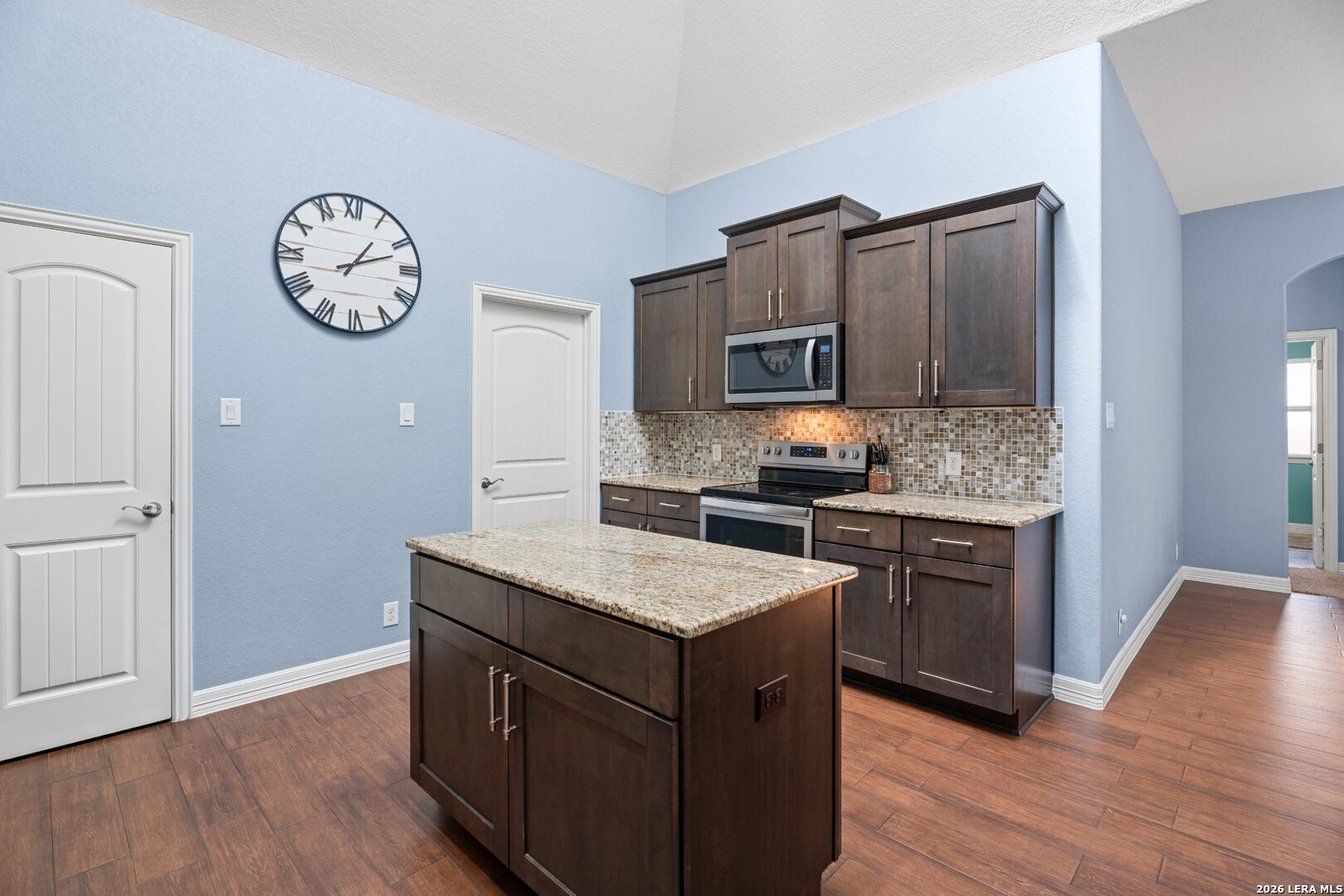 15726 HILL LN, Selma, TX 78154