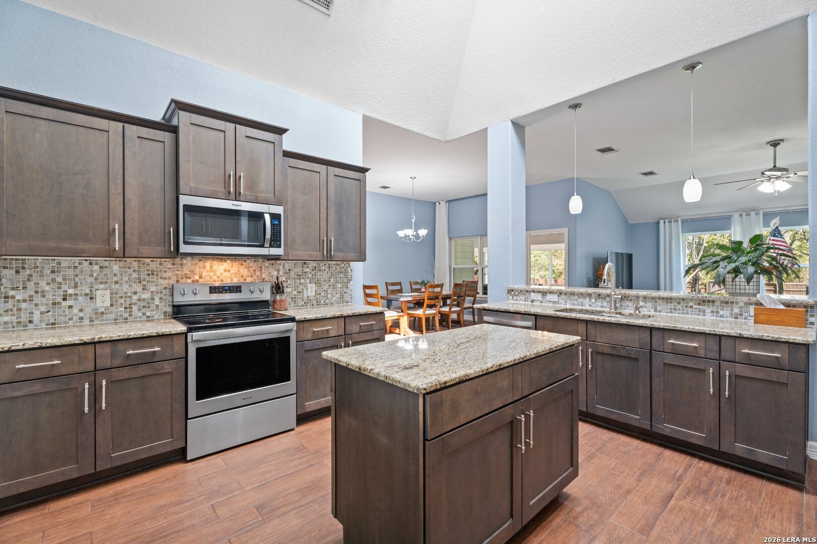 15726 HILL LN, Selma, TX 78154