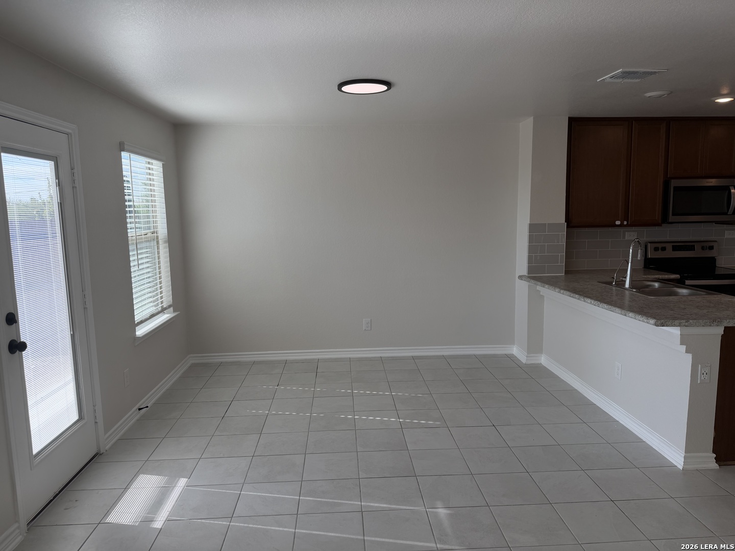 5022 BIG OAK RUN, Elmendorf, TX 78112