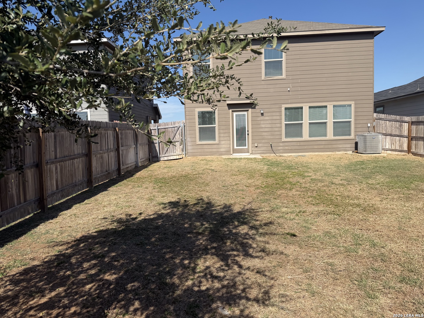 5022 BIG OAK RUN, Elmendorf, TX 78112
