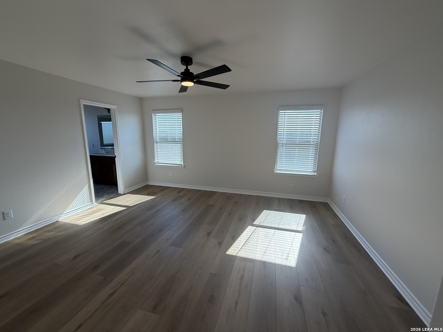 5022 BIG OAK RUN, Elmendorf, TX 78112