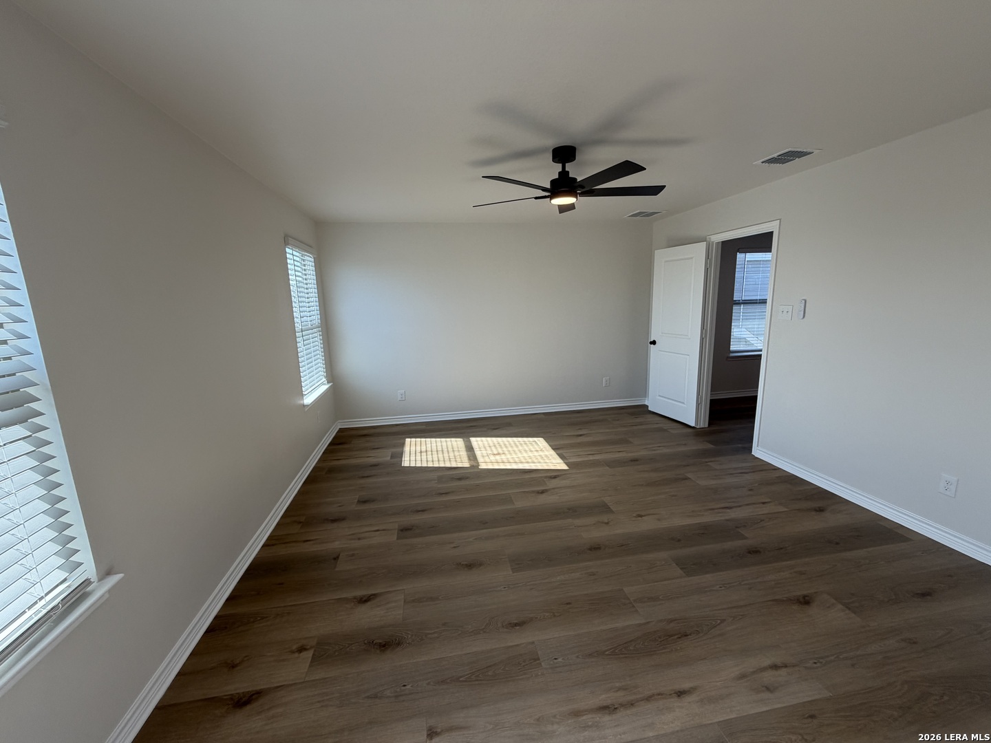 5022 BIG OAK RUN, Elmendorf, TX 78112